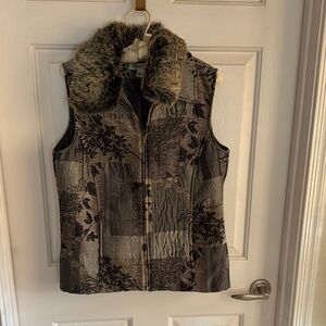 Coldwater Creek Women's Faux Fur (detachable) Collar Lined Patchwork Vest SZ M